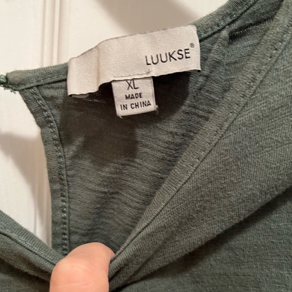 Green blouse with light green bell sleeve, size XL - Picture 2 of 2